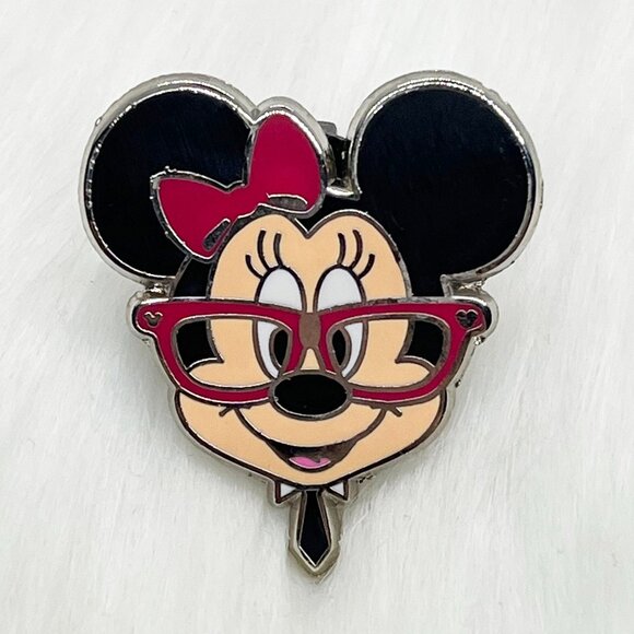 🔮 5/$25 Disney Nerds Rock! Minnie Mouse Pin - Picture 1 of 2